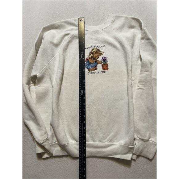 Vintage Needlepoint Cross Stitch Bear Flower Love Crewneck Sweatshirt L 80’s - Picture 3 of 8